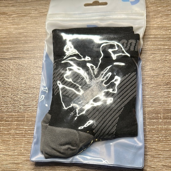 Black Unisex Compression Socks - Picture 3 of 4